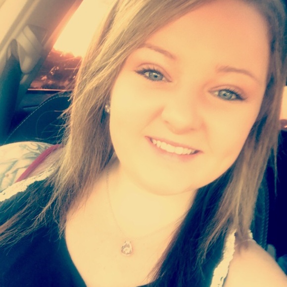 Meet your Posher, Taylor - Picture 1 of 1